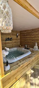 Chalet with jacuzzi, starting at 99 euros per night. - Image 4