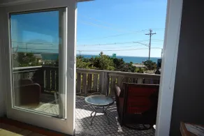 P-Town 2br Beach Beauty on the Bay. Water View! - Image 3