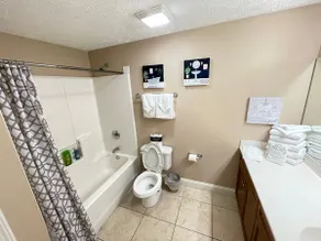 Lovely 4-Bedroom Condo with Pool, Lazy River & Spa - Image 4
