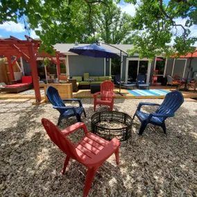 Party with Jaccuzi, Pool, Grill and Games! - Image 2