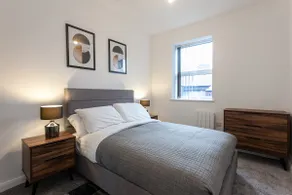 Modern & Cosy 2 Bedroom Bolton Apartment - Image 3