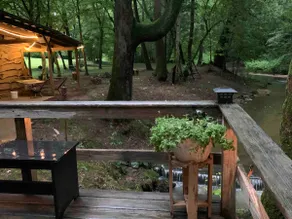 Rustic Creek side cabin (The Sugar Shack) - Image 2