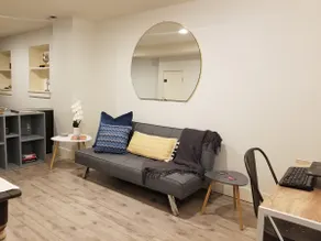 Private SLU*Walk*Transit*DT 1 Mi*Kitchenette*Quiet - Image 3