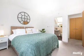 Albatross House - Comfy Home with Parking - Image 5
