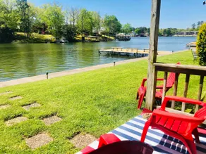 Stylish •Waterfront• Condo 5 miles to Downtown HS! - Image 3
