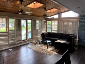 Spacious & family Comfort Waterfront near Beach - Image 2