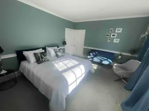 Boutique 1 Bed Central Apt Overlooking Roman Baths - Image 4