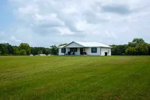 New Farmhouse with beautiful pasture - Image 4