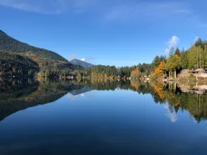 Incredible Waterfront Property on Lake Sutherland. - Image 5
