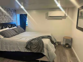 1 bedroom apartment on a quiet street - Image 2