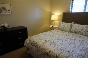 Entire 2 Bed Townhouse - Image 4