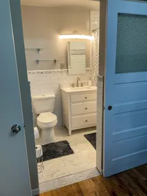 Hot Tub, Jacuzzi & King Suite Near Downtown Reno - Image 3