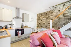 The Dovecote - Collins Farm - Image 4