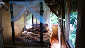 Polynesian bungalow in Moorea - Image 5