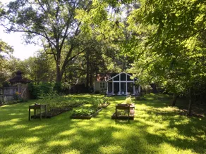 The Garden House is close to the Trolley & Main St - Image 2