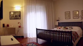 Room with separate entrance - Image 2