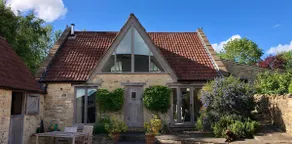 'Wow' factor spacious & peaceful barn near Bruton - Image 2
