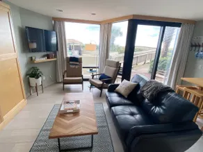 Shell of a Vibe Beach Condo - Oceanfront and Chill - Image 2