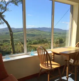 MOUNTAIN COTTAGE ON RING OF KERRY - Image 5