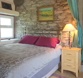 MOUNTAIN COTTAGE ON RING OF KERRY - Image 2