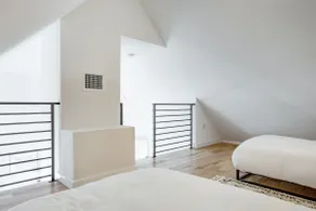 Bright-Lit Loft in the Trees, Minutes to Lake & Restaurants - Image 4