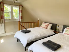 Quiet 4 guest annexe close to town - Image 5
