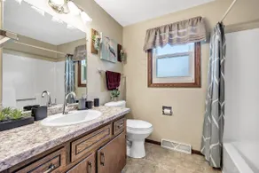 Walk to Lambeau · 2BR House & Games - Image 3