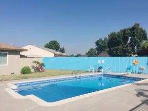 Charming Private Gated Pool Mini Golf House in LA - Image 4
