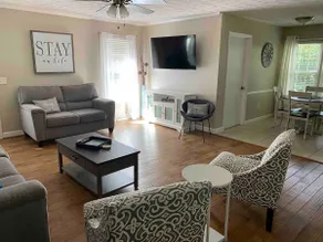 4 bedroom, family-friendly, Simpsonville. Sleeps 9 - Image 4