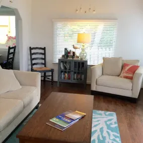 Dolphin House - Great Location! *30 day min stay* - Image 4