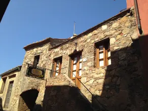 House in old village with garden - Image 3