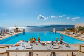 Villa Thalia Floating Heaven - Image 5