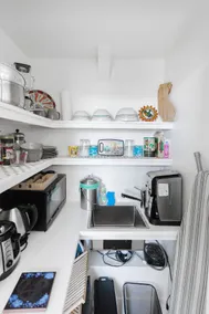 Unique tiny house w huge windows & deck, near lake - Image 3