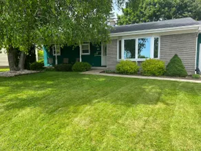 Cheerful 3 bedroom home North side of Manitowoc - Image 3