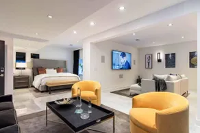 The WhiteHouse Entertain Suite! Carmel, WestClay - Image 5
