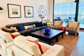 Magnificent Lakefront House • Swim/Boat/Relax • EV Charger • Long term stays OK - Image 3