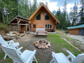 The ONLY sled-in-sled-out Log Chalet at Eagle Pass - Image 2