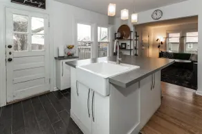 Style and Comfort in this adorable bungalow! - Image 5