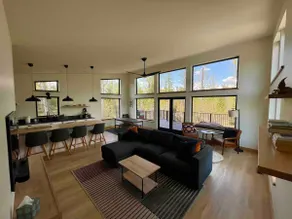 NEW - Top Floor Modern House - Image 3