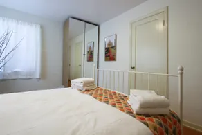 Sunny & Spacious 3BR/2BA Home - Hot Tub Retreat - Image 4