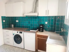Cozy & Spacious Apartment in Central - Image 5