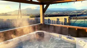 Roddys cottage three bedroom with hot tub sleeps6 - Image 2