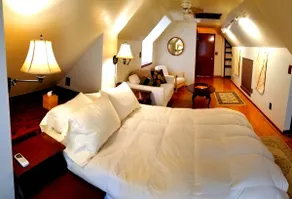 Balcony Suite at White Lotus Eco Spa Retreat - Image 4