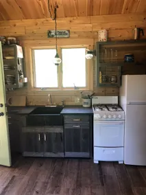 Quintessential Trappers Cabin - Image 5