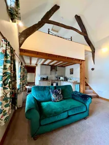 Jitty Cottage - Open Plan with Gallery Bedroom - Image 2