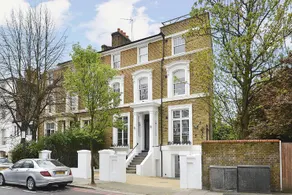 Chelsea 2/3 Bdrm free parking - Image 2