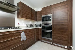 Albatross House - Comfy Home with Parking - Image 3
