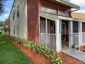 Lake View 2 Bed 2 Bath LOFT With Pool, Gym, Pickleball ---- L@@K FOR DISCOUNTS ! - Image 4