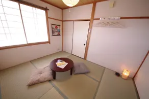 Nakayama's apartment, 2 futons, apartment 1 - Image 4