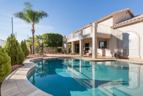 Lux 5BR home w/ private pool (renovated Aug. '25) - Image 2